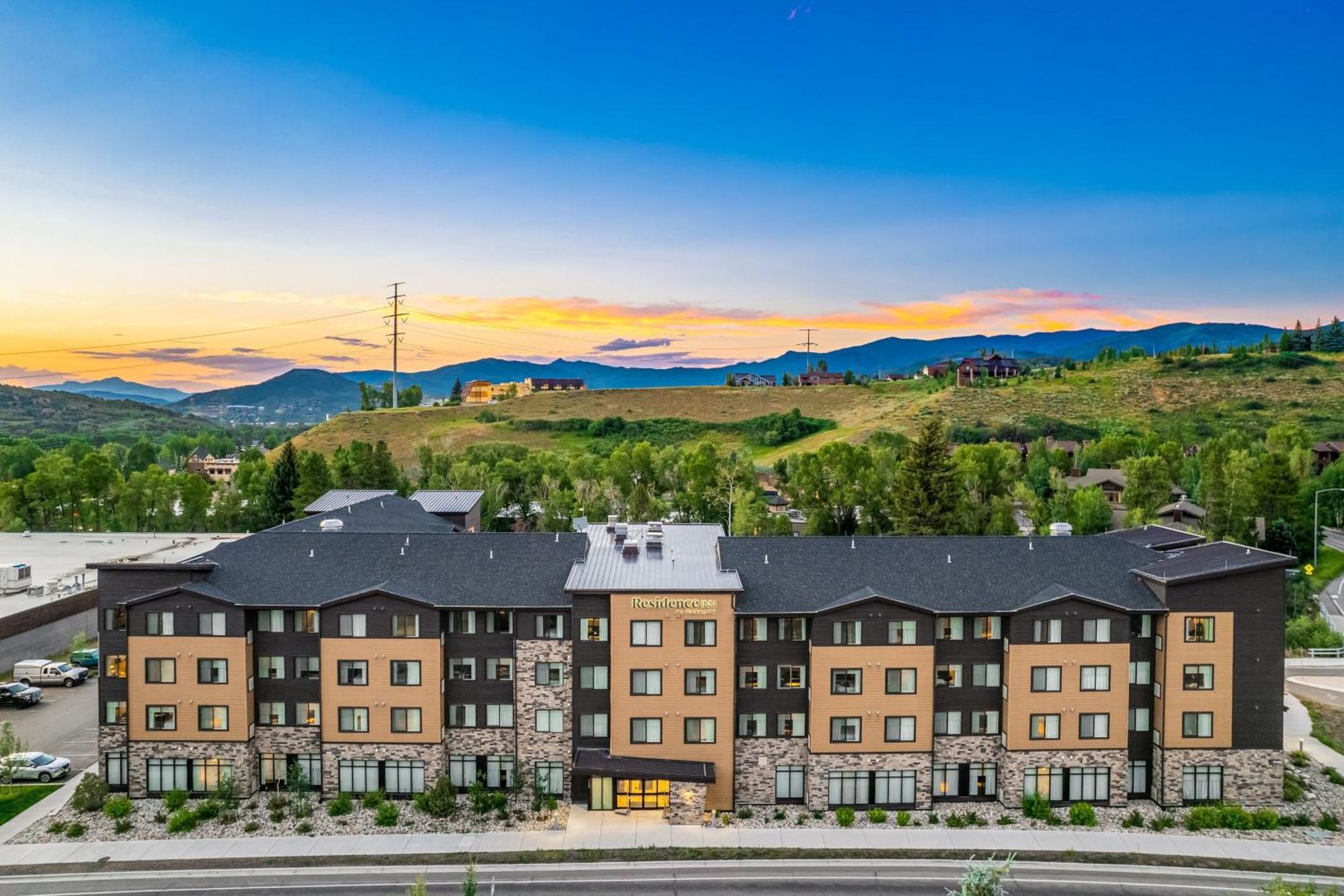 Residence Inn Стимбот Спрингс Экстерьер фото